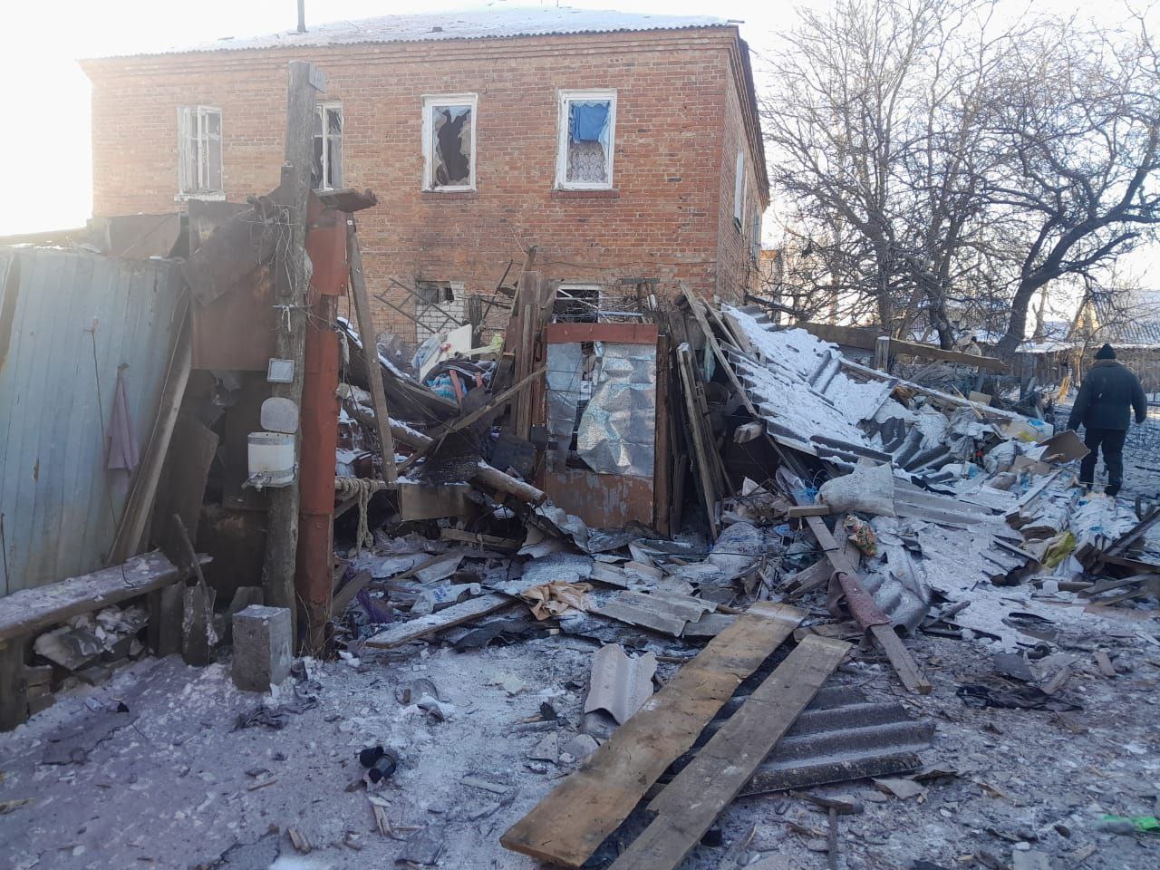 Окупанти годину обстрілювали прикордоння Харківщини: є руйнації, відсутнє світло