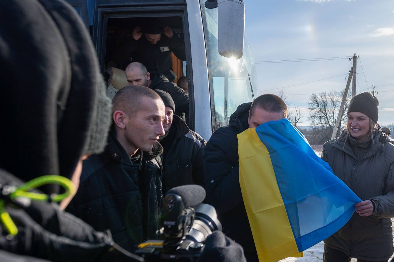 В Харківській ОВА повідомили про ще трьох звільнених з полону військовослужбовців
