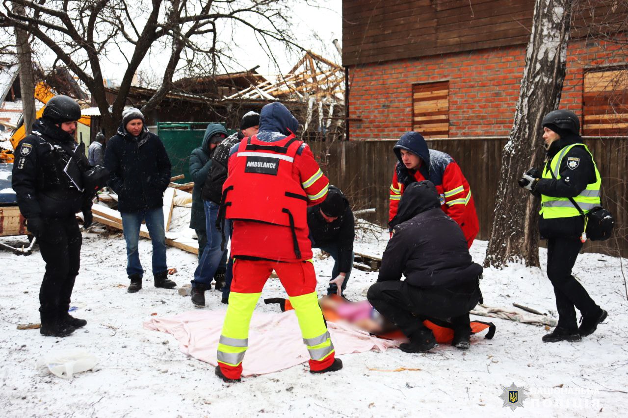 Троє травмованих, одна загибла: наслідки обстрілу міста Зміїв на Харківщині