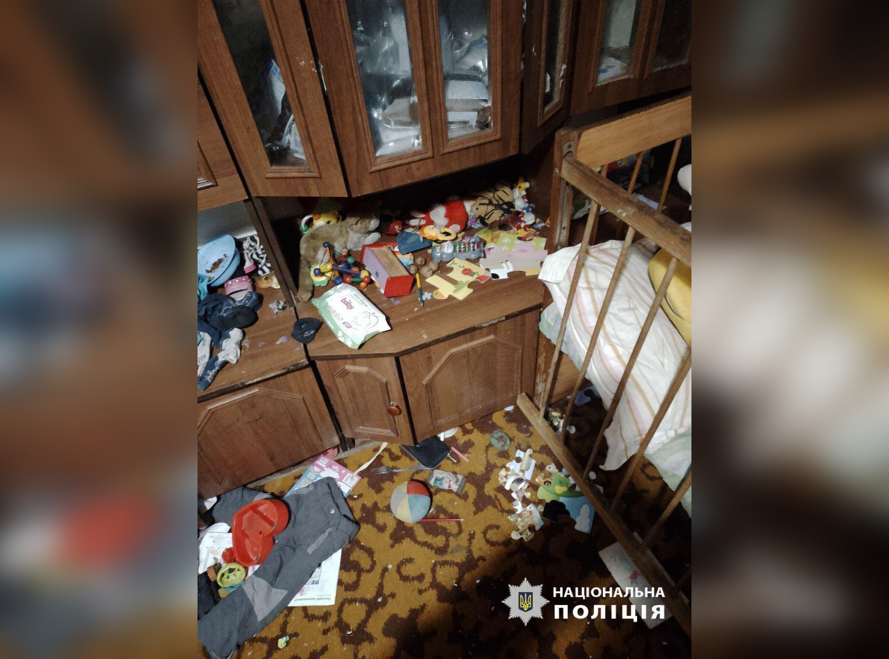 На Харківщині жінка на дві доби залишила вдома двох малюків