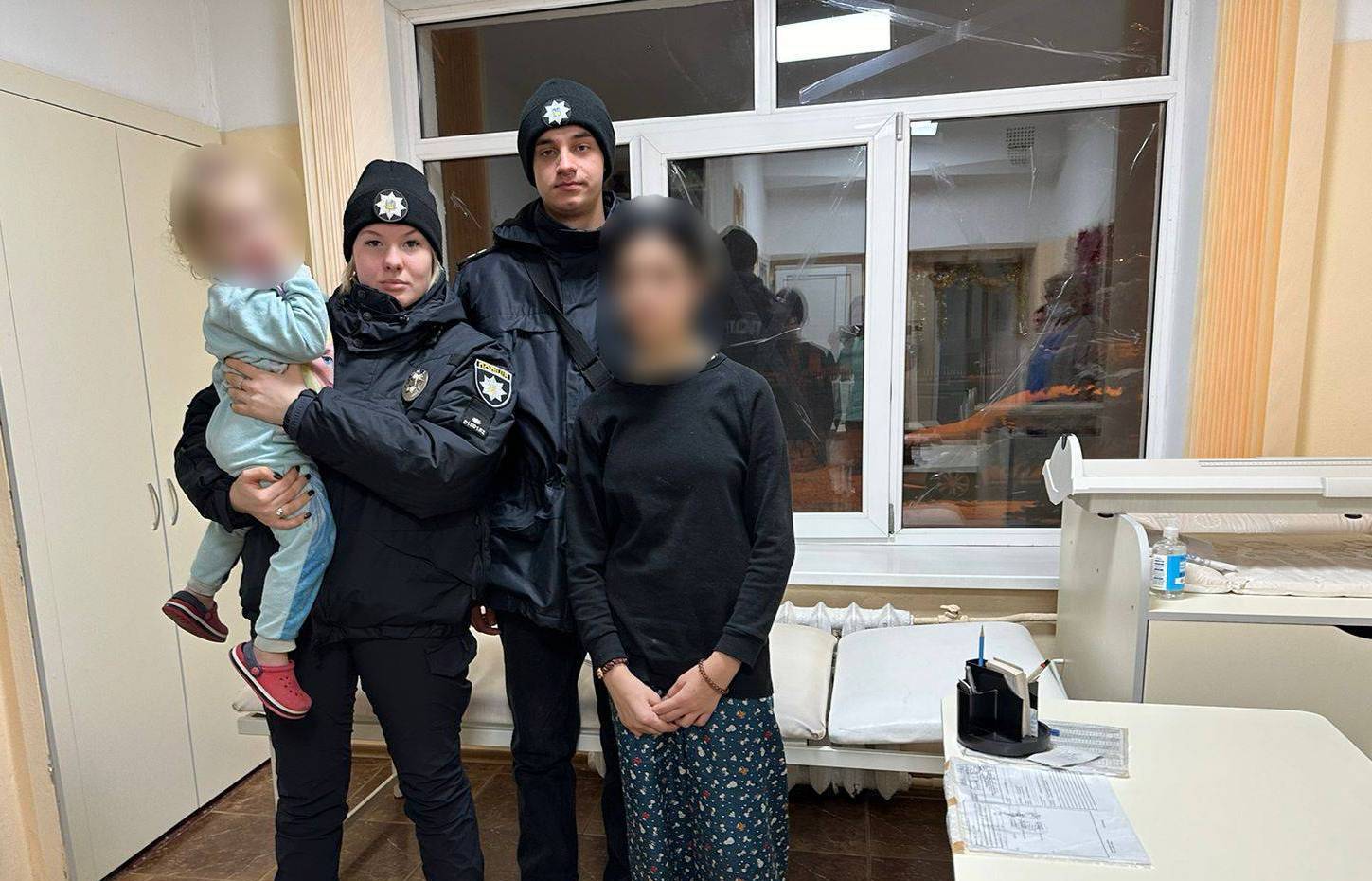 У Харкові поліція забрала двох дітей в недбалої матері
