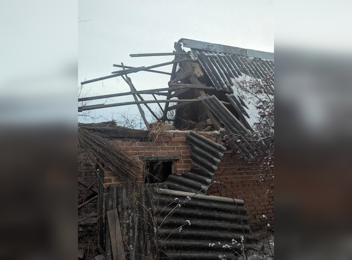 Внаслідок масованого обстрілу прикордоння Харківщини пошкоджені будинки та енергомережі