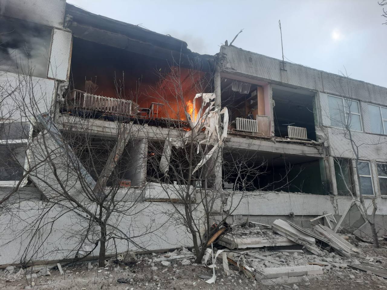 Окупанти вдарили авіабомбами по Харківщині: загинула жінка