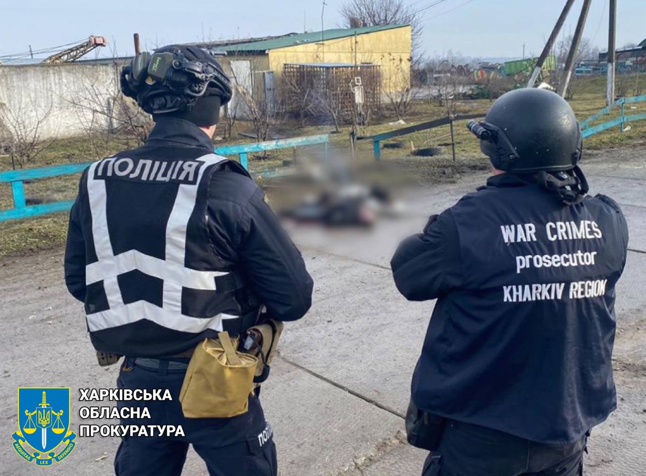 Правоохоронці показали наслідки обстрілу ферми на Харківщині, де загинули двоє людей