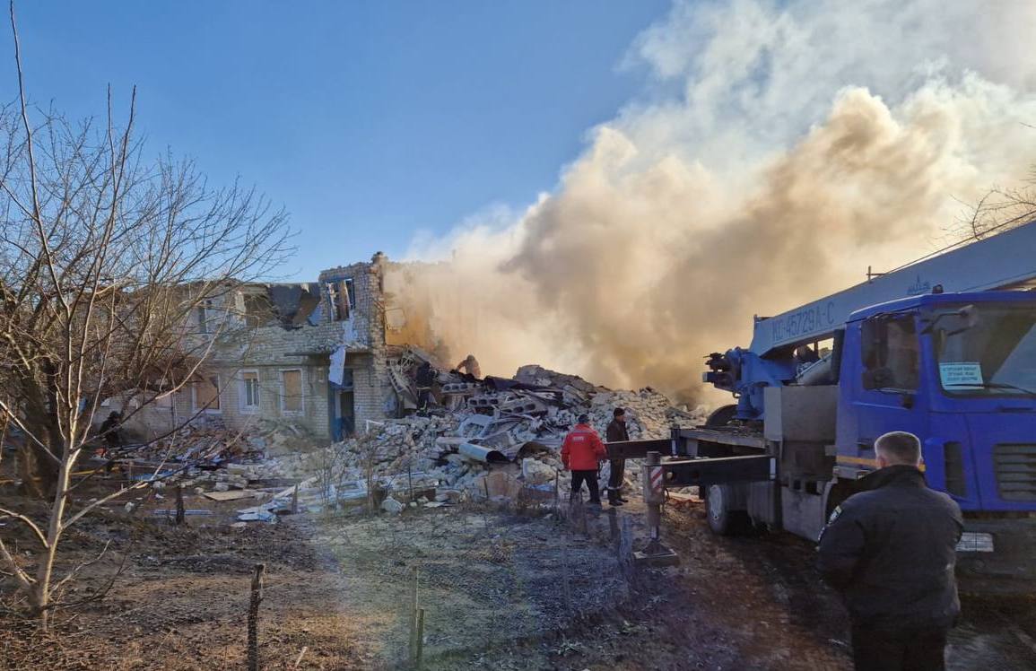 Шість пожеж та руйнування спричинили ворожі обстріли на Харківщині: зведення ДСНС