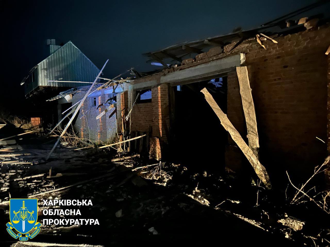 Слідчі показали наслідки ударів «шахедами» по фермі на Харківщині