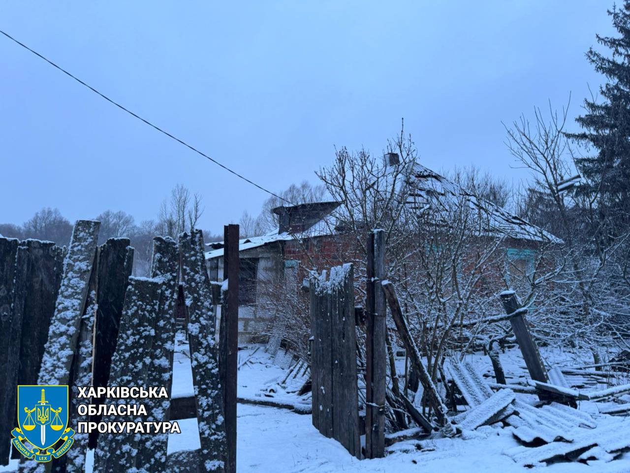 Правоохоронці показали наслідки артилерійських та авіаційних ударів по Харківщині