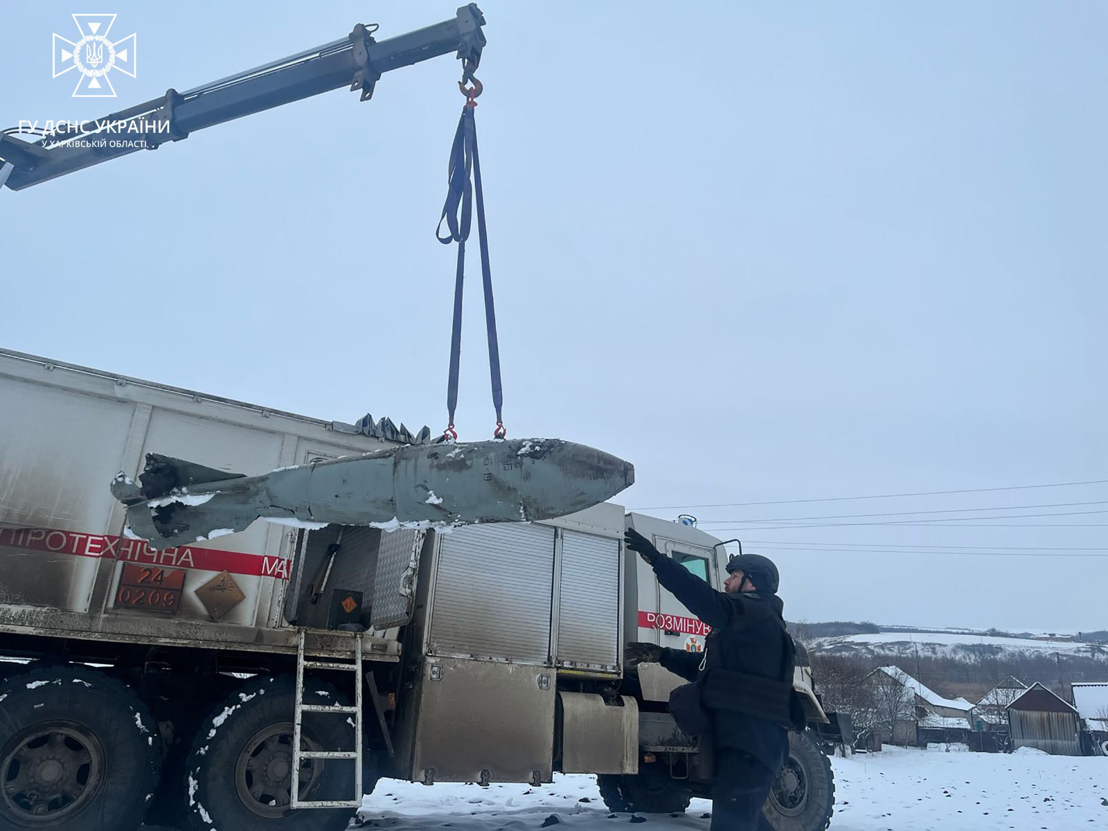 На Харківщині сапери ДСНС знищили дві авіаційні бомби, що не розірвалися