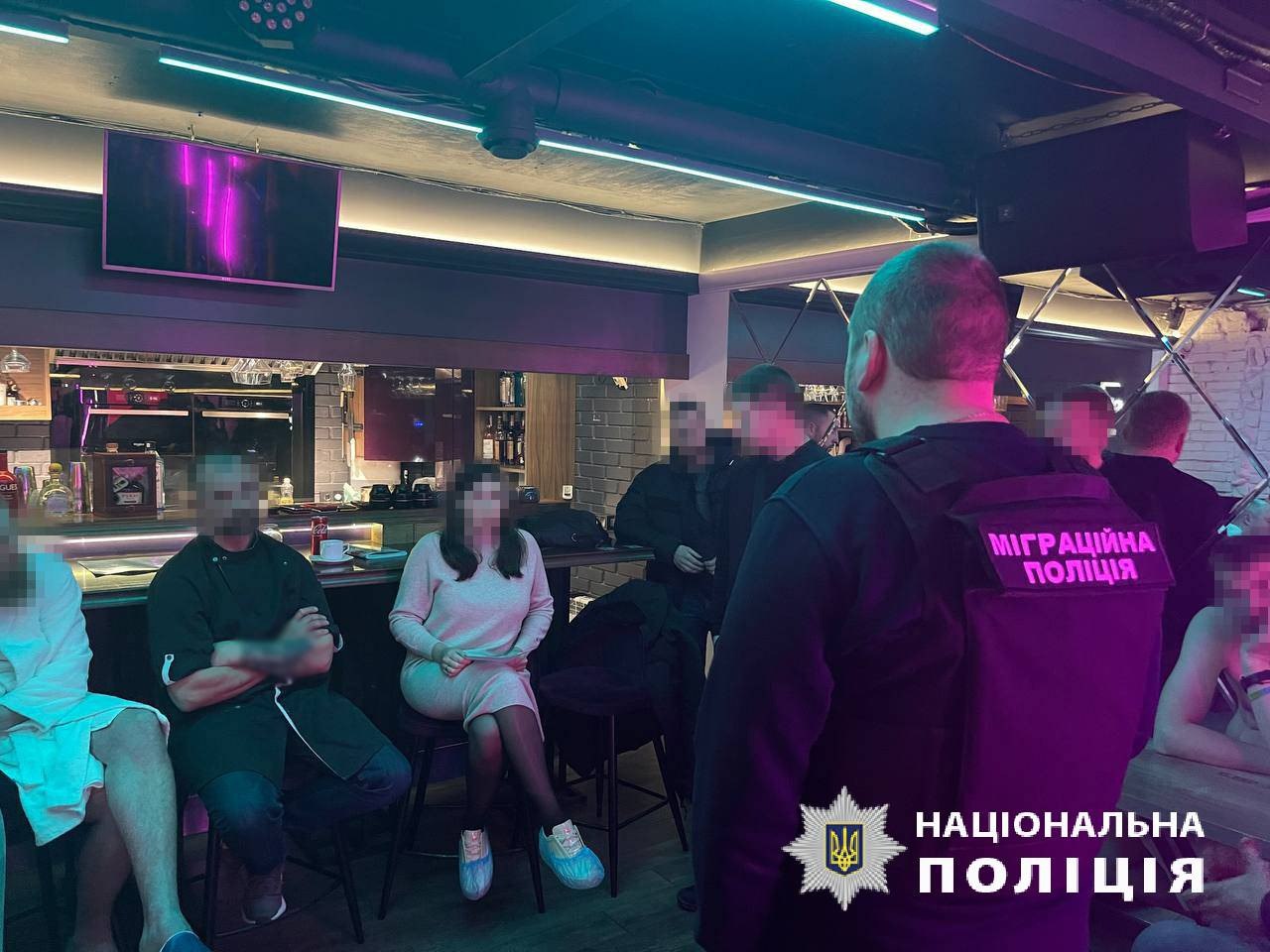 На Харківщині засуджено групу сутенерів: вони отримали по 5 років позбавлення волі