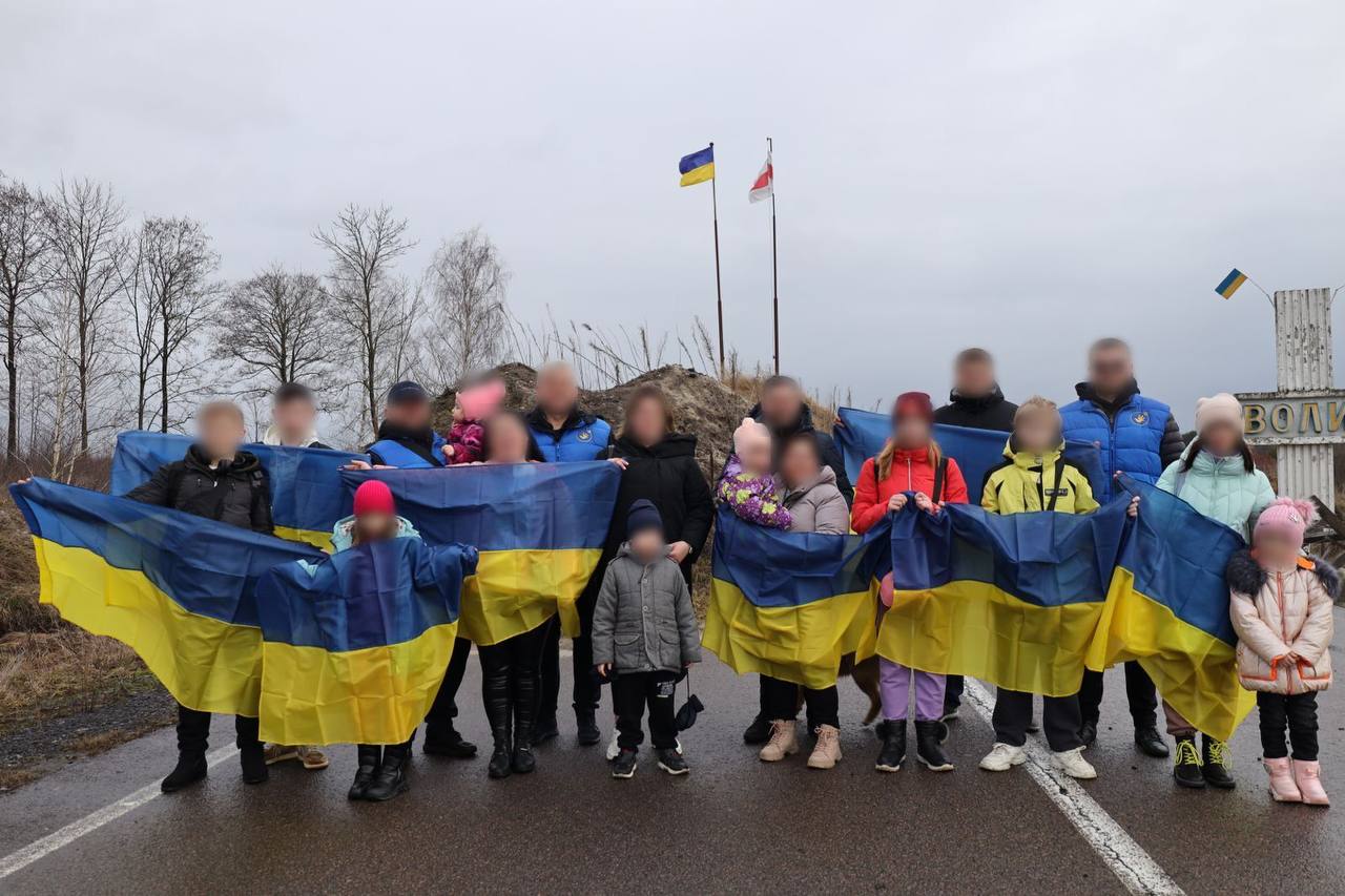 В Україну повернули 11 дітей з окупованих територій та рф