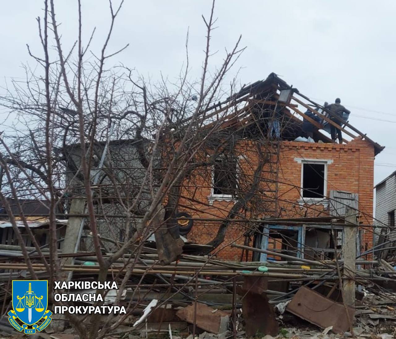 Наслідки обстрілу села в Харківському районі: дані прокуратури