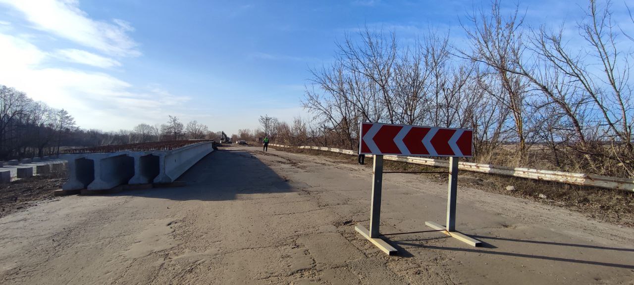 На Харківщині почали ремонтувати ще один зруйнований міст