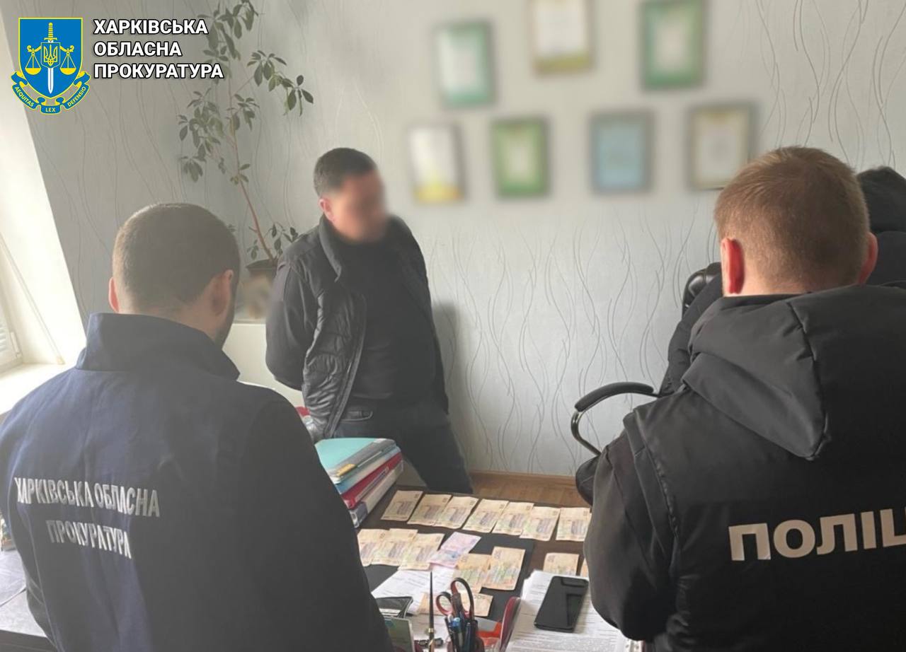На Харківщині правоохоронці викрили схему незаконної видачі посвідчень трактористів