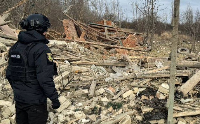 Внаслідок обстрілу села на Харківщині загинула жінка