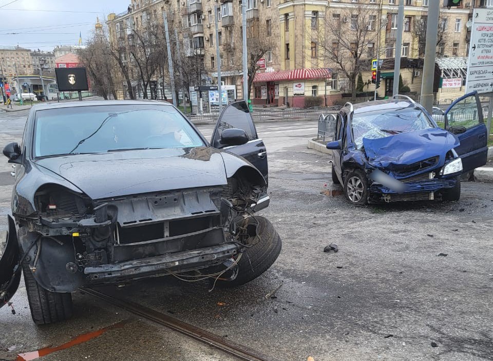Зіткнення Porsche та Opel в центрі Харкова: слідчі відкрили кримінальне провадження