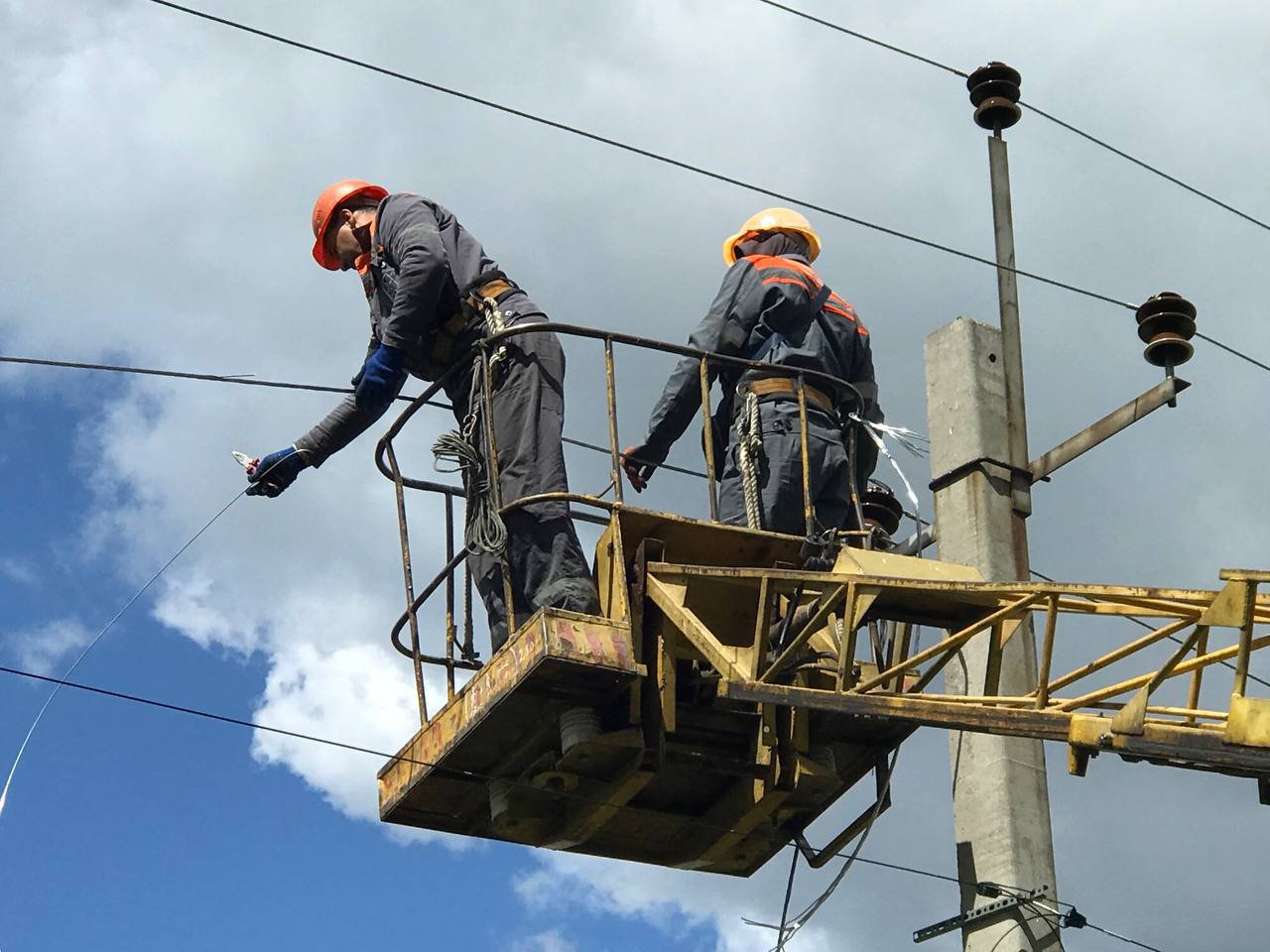 На Харківщині відновили електропостачання для 3,9 тисячі споживачів