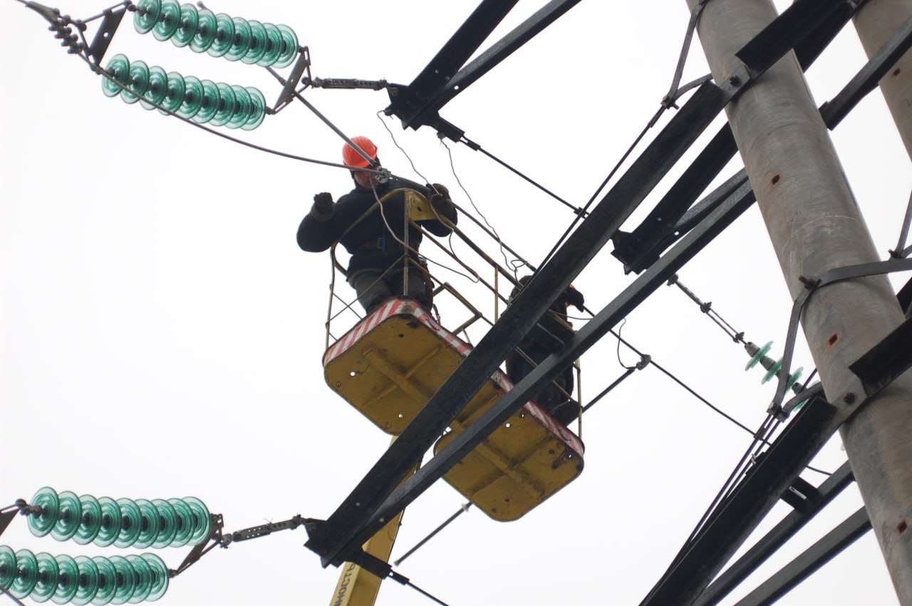 Енергетики відновили електропостачання після обстрілу у Вовчанській громаді