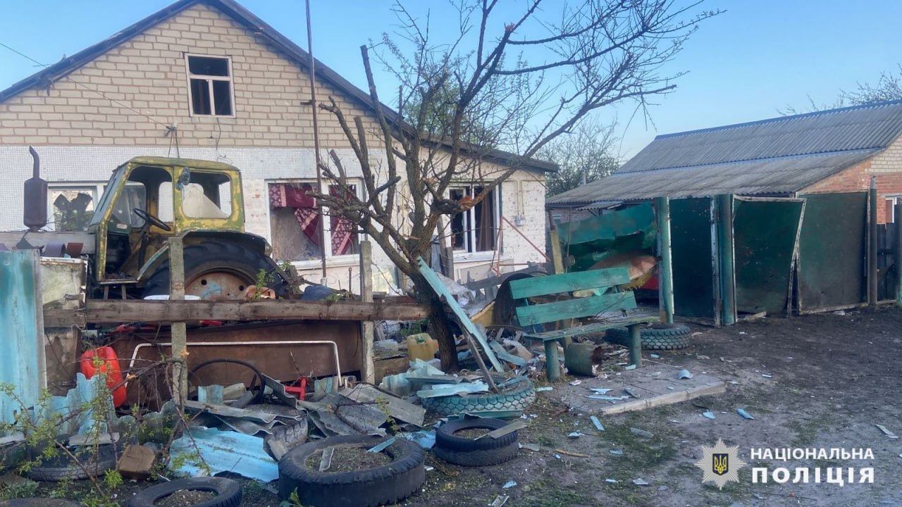 На Харківщині окупанти скинули КАБ на амбулаторію та обстріляли артилерією будинки: наслідки