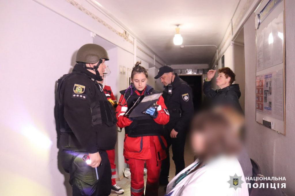Росіяни вдарили ракетами по території лікарні в Харкові: одну людину поранено 115