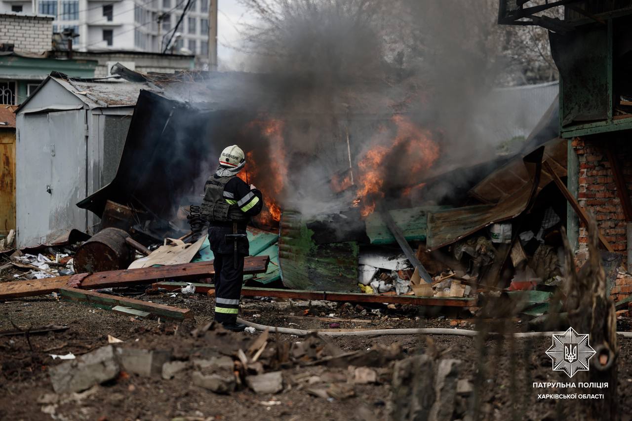 Шість пожеж після обстрілів ліквідували рятувальники Харківщини