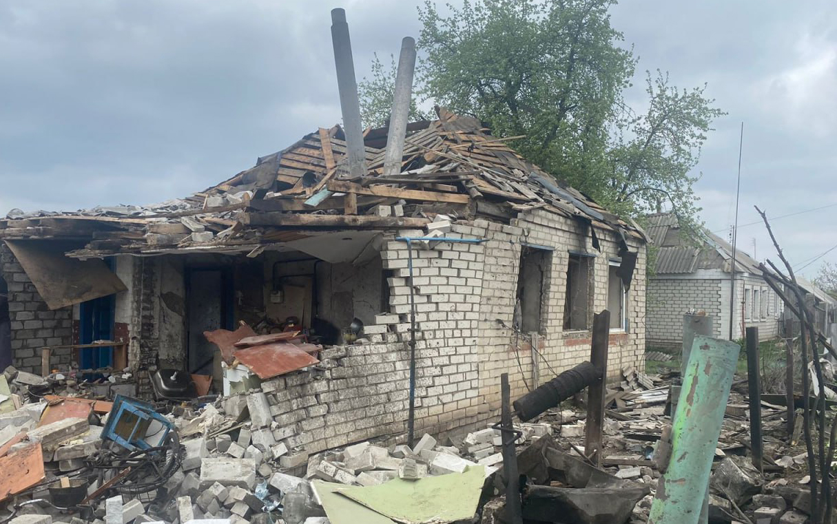 На Харківщині вночі окупанти скинули КАБ на приватний будинок: поранено чоловіка