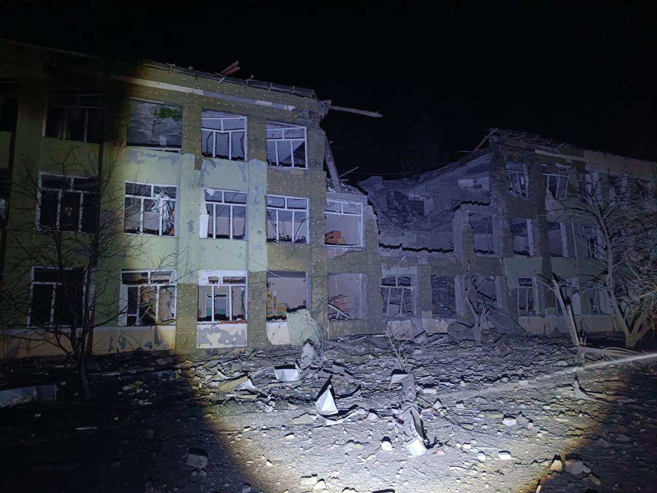 Вночі окупанти вдарили авіабомбами по Куп’янську та Боровій