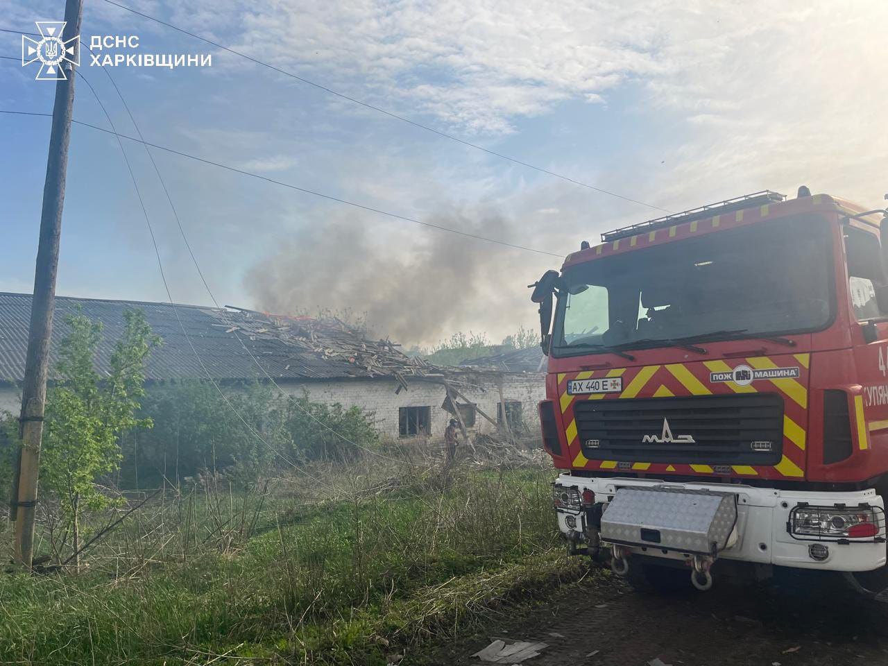 Дві пожежі після обстрілів ліквідували рятувальники Харківщини