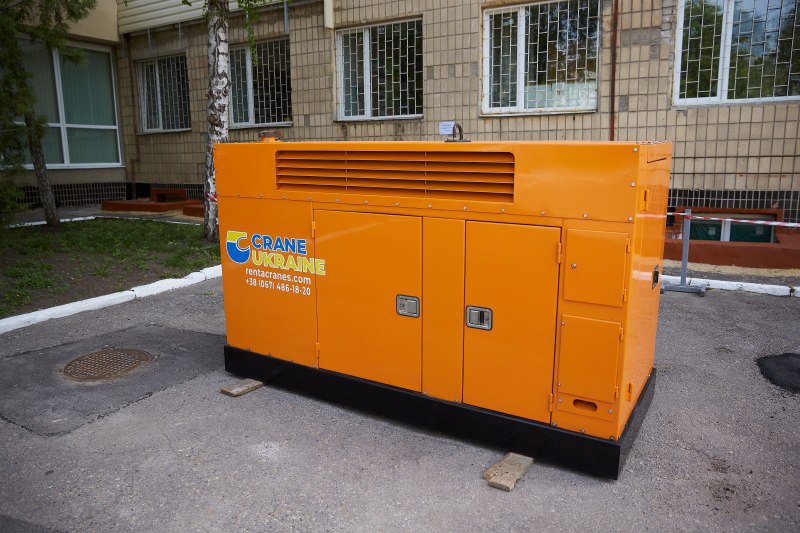 Студентська лікарня у Харкові отримала потужний дизельний генератор