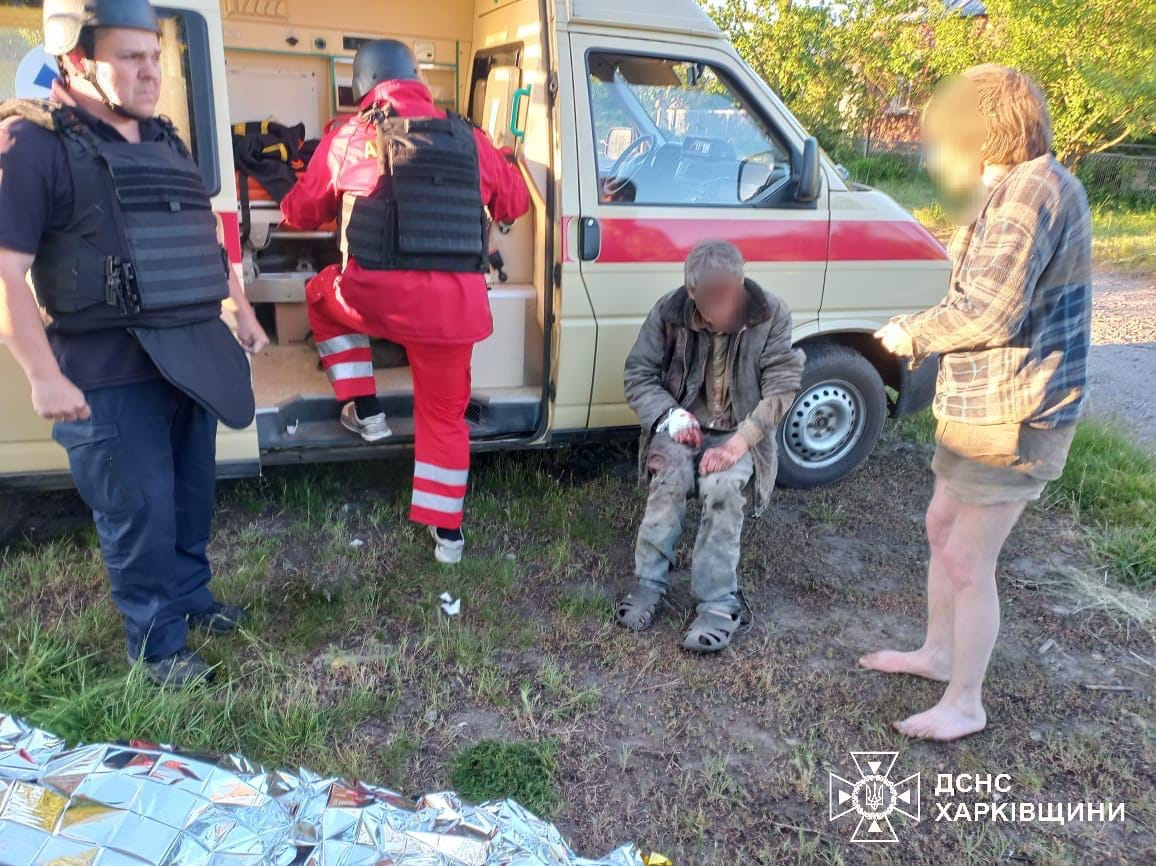 На Харківщині під завалів після обстрілу врятували двох чоловіків, одна жінка загинула
