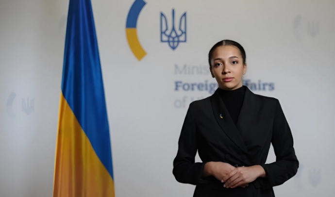 МЗС України отримало віртуальну помічницю – ШІ-аватара Вікторію