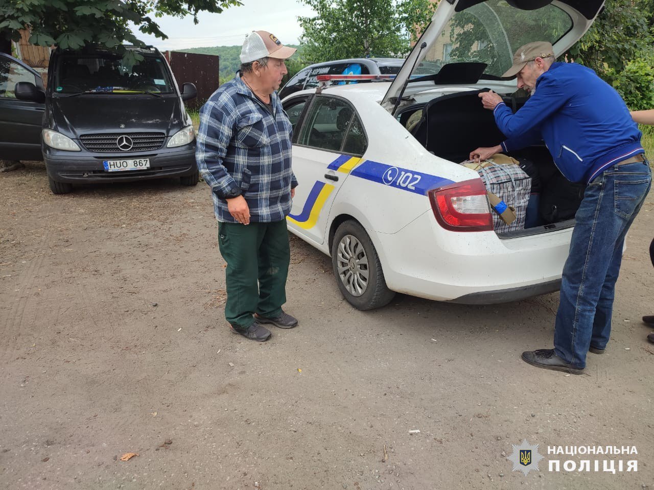 25 жителів прифронтових громад вивезли працівники поліції Харківщини за день