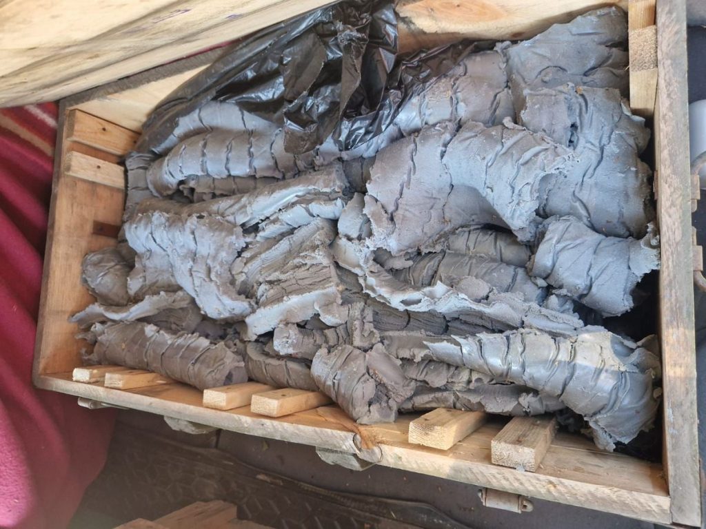 Пластид, тротил та гексоген: у Харкові на блокпосту в автівці знайшли 35 кг вибухівки 23