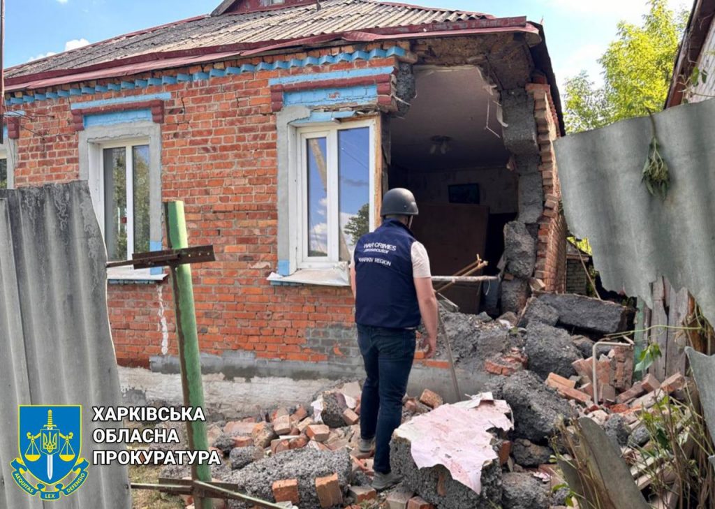 Окупанти завдали авіаудару по Харківському району: двоє постраждалих 7