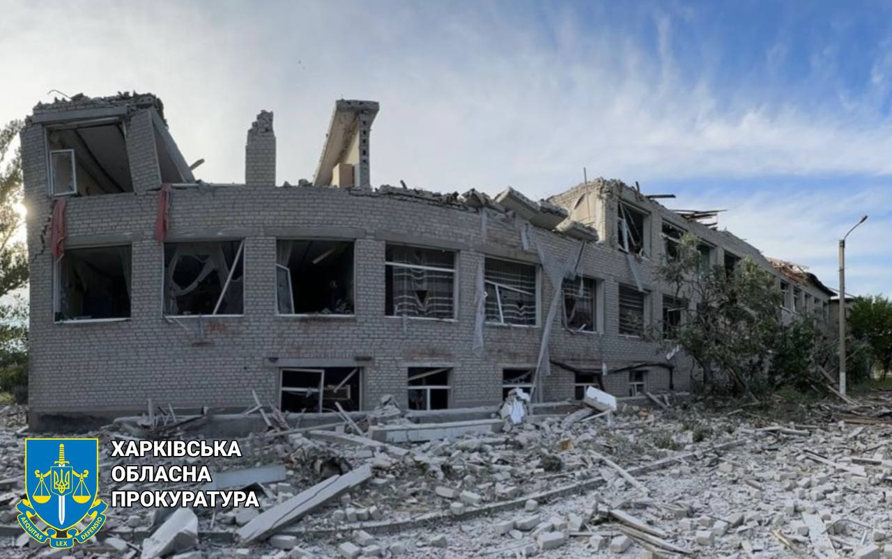 Один загиблий, двоє поранених: слідчі показали наслідки обстрілу села Хотімля на Харківщині