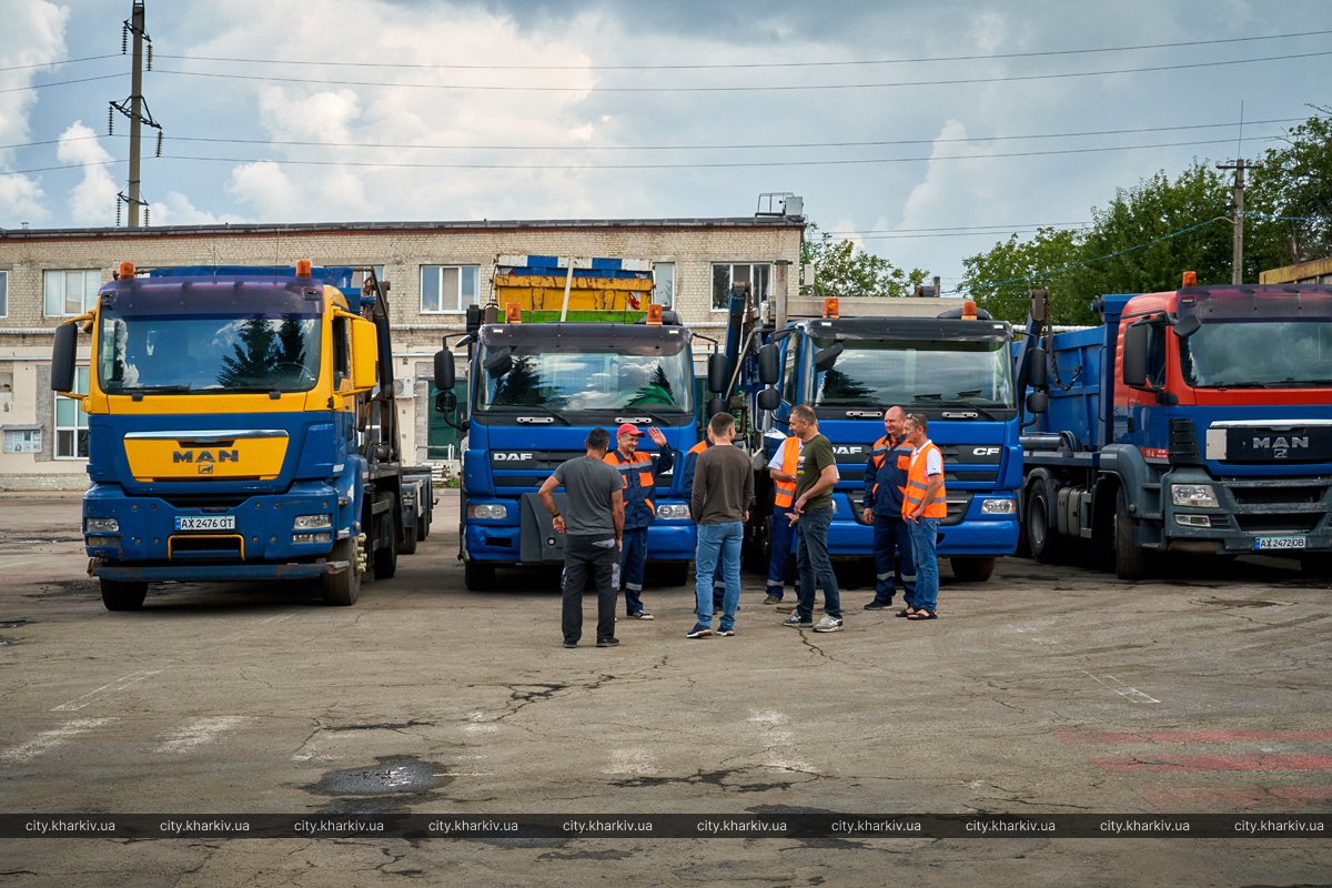 Харківські комунальники отримали спецтехніку від західних партнерів