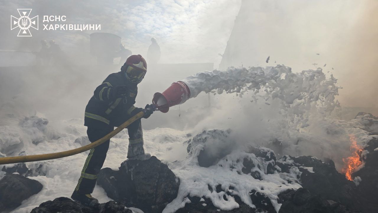Масштабну пожежу у Харкові ліквідовано: постраждалих немає