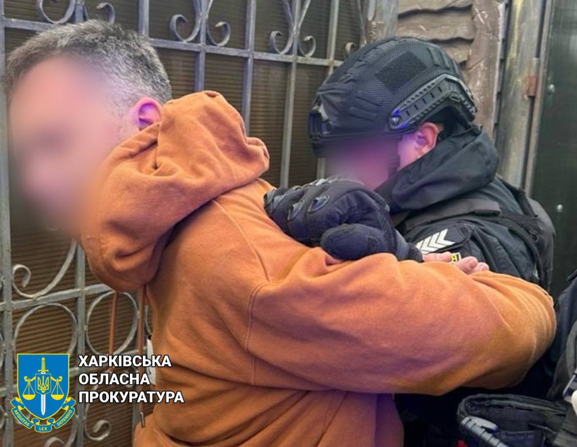 На Харківщині затримано четверо людей: збували наркотики через інтернет
