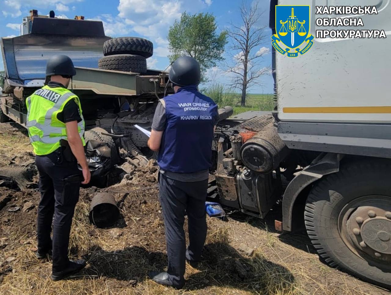 На Харківщині вантажівка підірвалась на міні