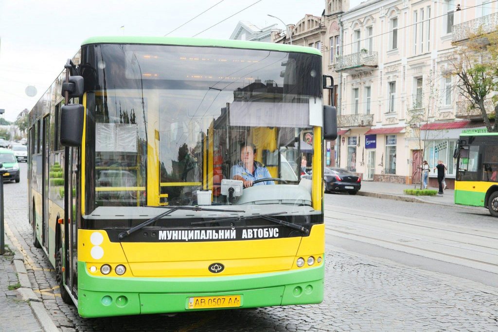 Стартує пілотний проєкт з відбору водійок автобусів: для яких областей актуально