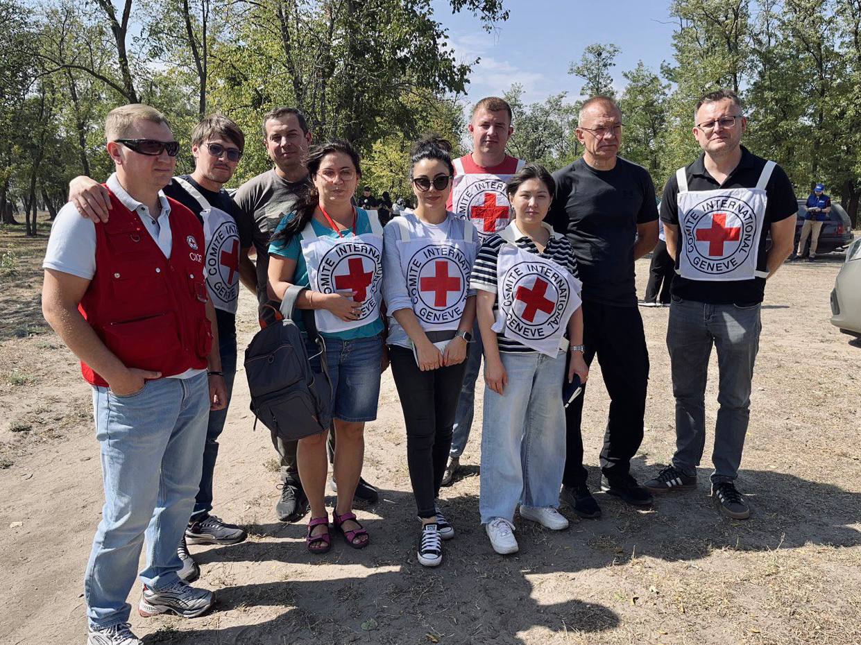 Тривають роботи з ліквідації наслідків масштабної пожежі на Харківщині