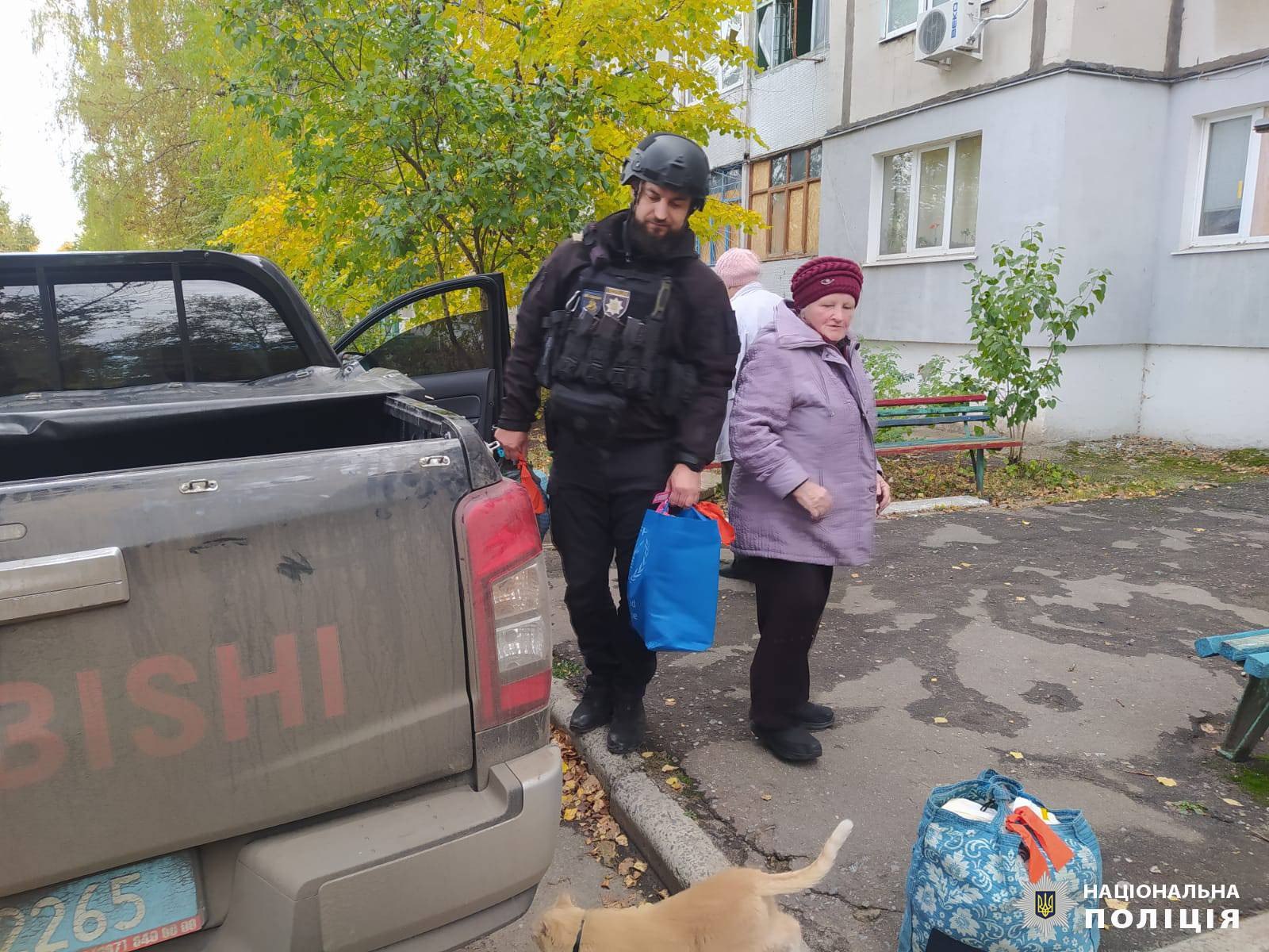 За добу поліція Харківщини евакуювала з-під обстрілів 75 жителів