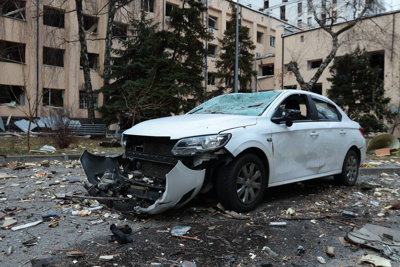 23 людини постраждали через ворожий удар по Київському району Харкова (фото)